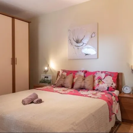 Luna Apartment *